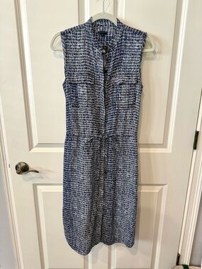 Like new Ann Taylor Sleeveless Navy & White Printed Drawstring Shirt Dress, XS.